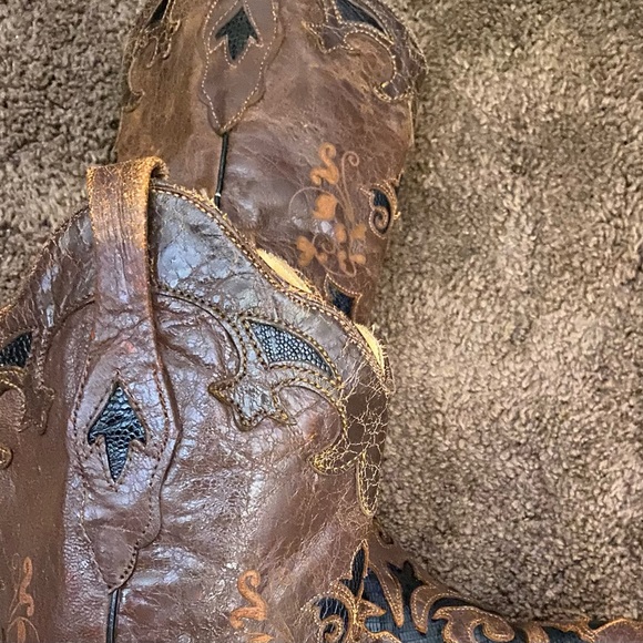 Corral Western Boots.  Beautiful black cutouts. - Picture 5 of 13